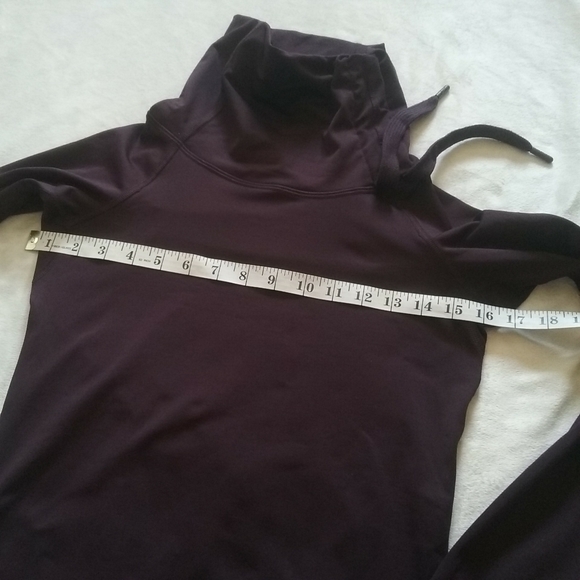 NIKE Pro NWOT Hyperwarm Cinch Neck Top Long-Sleeve Thermal Insulation - Picture 9 of 13